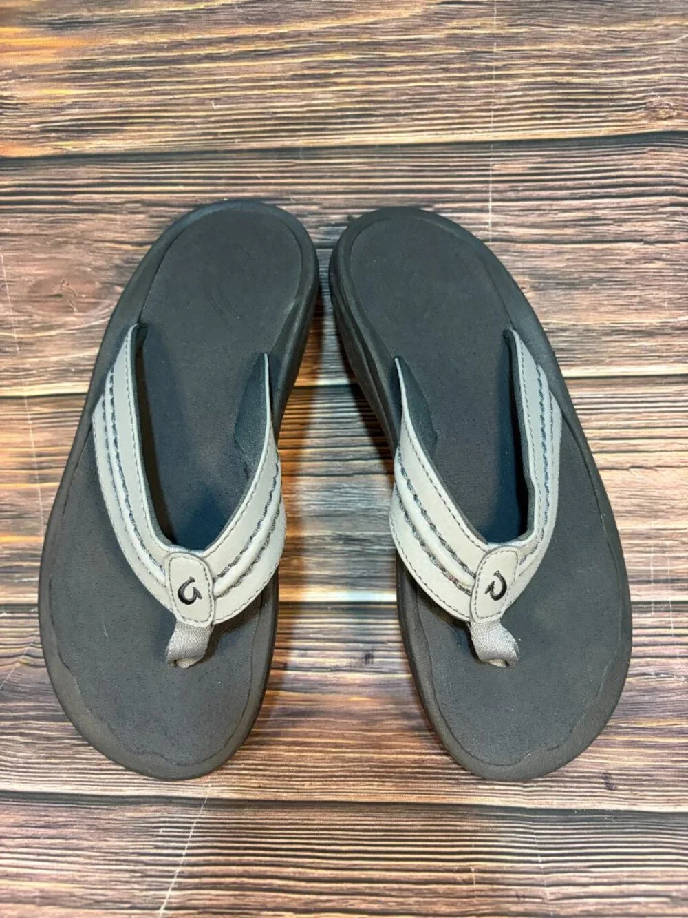 OluKai Men's Hokua‎ Black Gray Thong Sandals Size 8